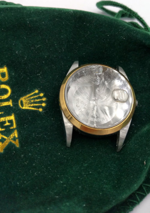 Photo d'un verre cassé sur une Rolex